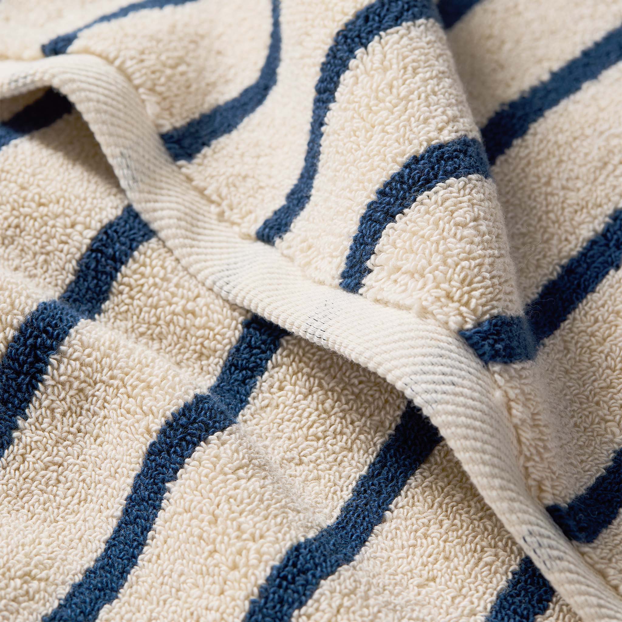 Super-Plush Set of 4 Bath Towel Bundle X7