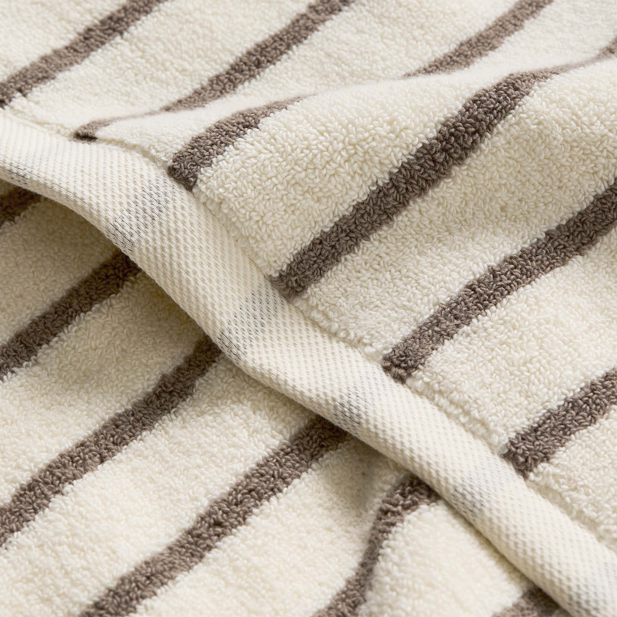 Super-Plush Set of 4 Bath Towel Bundle X7